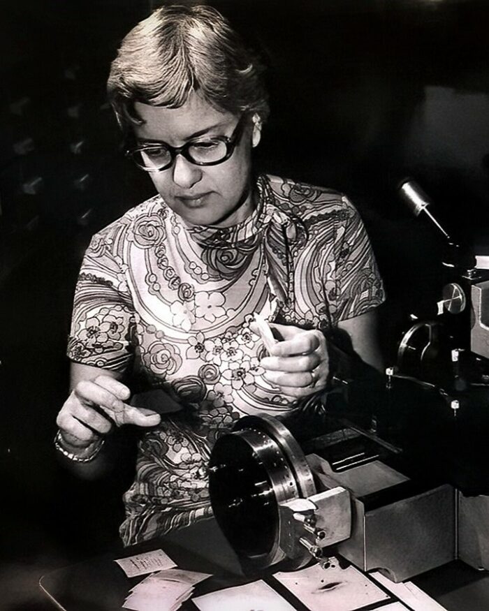 Vera C. Rubin im Jahr 1974