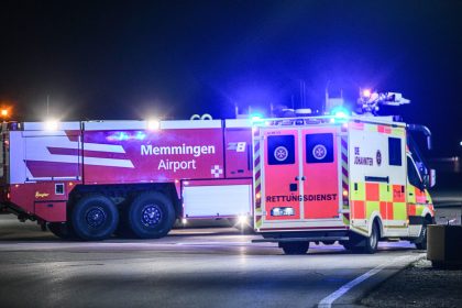 Flugzeug gerät über Bayern in Turbulenzen – Sicherheitslandung und Verletzte