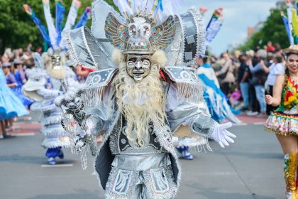 Berlin feiert Karneval der Kulturen – Umzug auf neuer Route