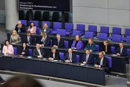 Bericht: Bundesregierung will sich 208 neue Stellen schaffen