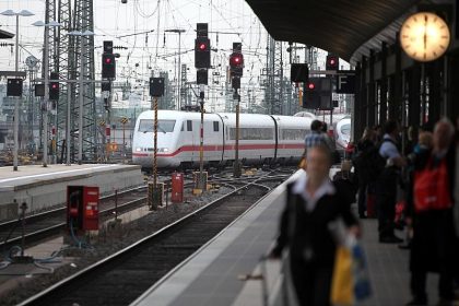 Urteil: Deutsche Bahn darf beim Ticketkauf keine E-Mail oder Handynummer erzwingen