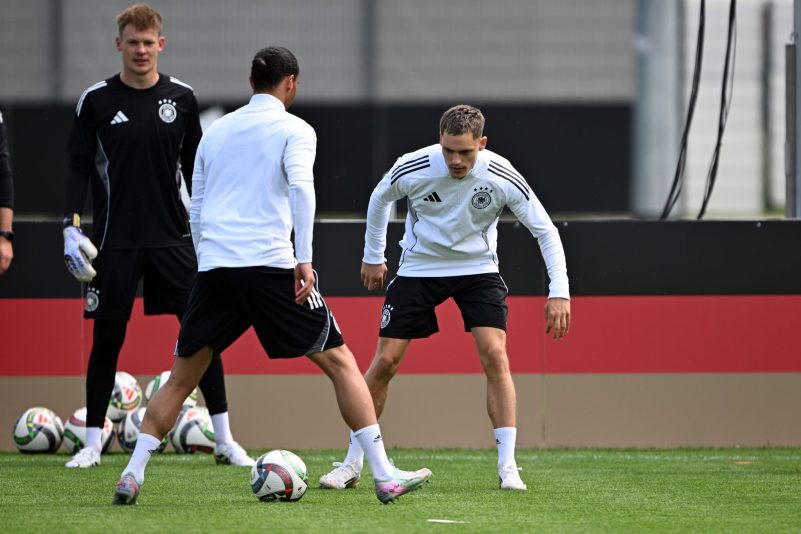 DFB-Team komplett bereit – Neue Rasenstücke in München