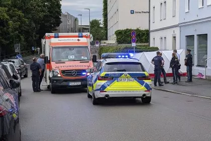 Autoattacke in Menschengruppe in Passau: Wegen Streit ums Sorgerecht? 48-jähriger Fahrer in U-Haft