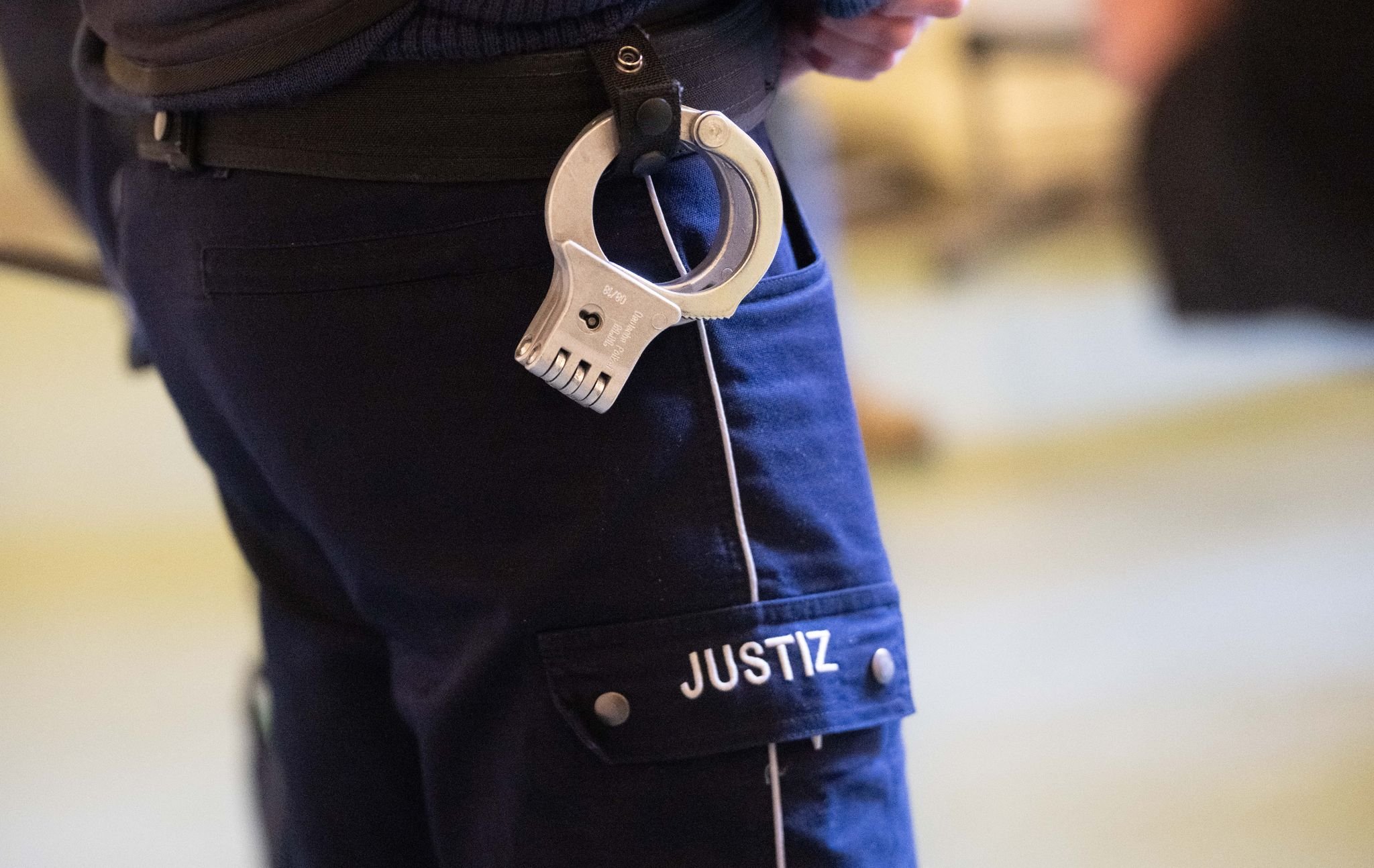 Freispruch-nach-Messerattacke-in-Fl-chtlingsunterkunft-Notwehr-nicht-ausgeschlossen