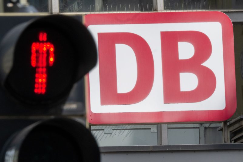 Verbände fordern die Deutsche Bahn dazu auf, die Abschaffung der Familienreservierung zu stoppen. (Archivbild)