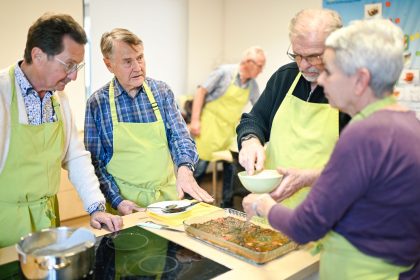 Das Leben wieder schmecken – wie ein Kochkurs trauernden Männern Mut macht