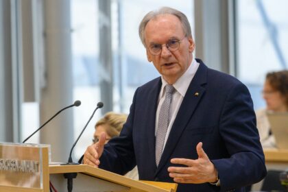 Haseloff ist gegen Steuererhöhungen und für ein „Update von Hartz IV“