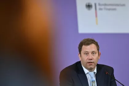Klingbeils Pläne: Zwei Haushalte, 170 Milliarden Schulden