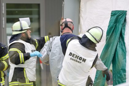 Rätsel um Substanz am Paket: Polizei räumt DHL-Zentrum