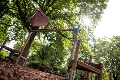 14-Jähriger auf Spielplatz erstochen: Prozess gegen zehn Jugendliche