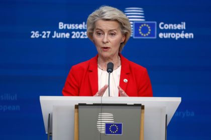 Von Tierfutter bis zur Luxuskreuzfahrt: Die bisherigen Misstrauensanträge im EU-Parlament