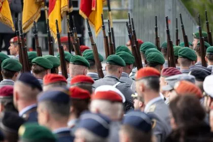 Streit um Freiwilligkeit: Unionsfraktion stoppt vorerst Pistorius‘ Wehrdienstgesetz