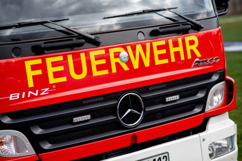 Bei dem Brand in Wilhelmshaven ist ein Kind gestorben. (Symbolbild)