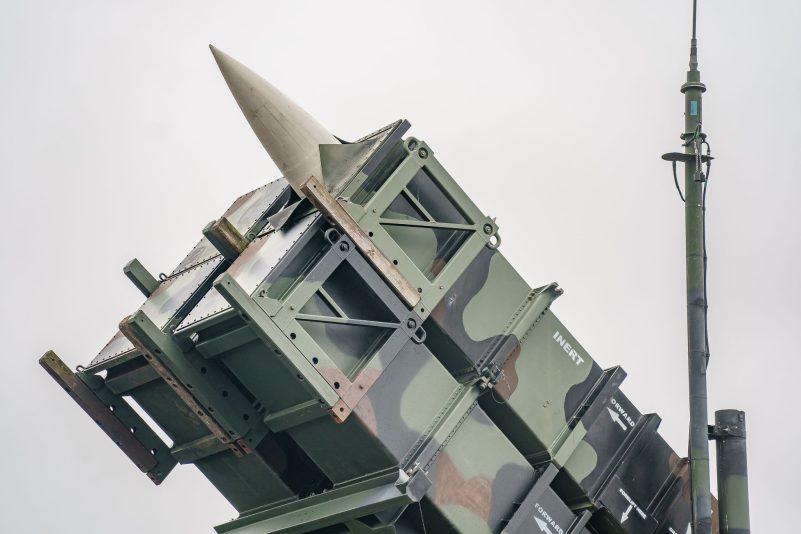 Die von Russland angegriffene Ukraine drängt die westlichen Verbündeten zur Lieferung weiterer Patriot-Flugabwehrsysteme vor allem zur Abwehr von russischen ballistischen Raketen. (Archivbild)