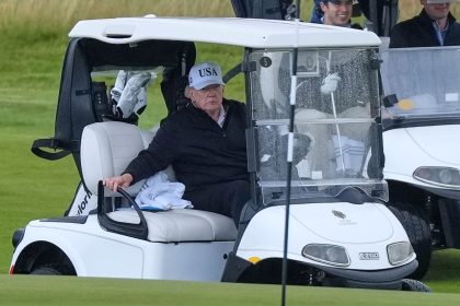 Trump spielt Golf in Turnberry – Proteste in Edinburgh und Aberdeen