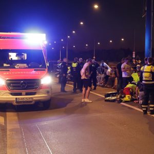 Feuerwerk-Unfall: 19 Verletzte auf Rheinkirmes – Fest vorzeitig beendet