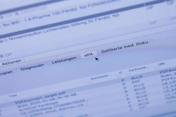 Patienten können ihre E-Akte in Praxen befüllen lassen, auch ohne selbst hineinzuschauen. (Archivbild)