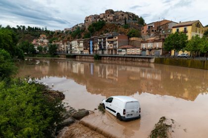 Unwetter in Katalonien: Zwei Vermisste – gesamter Zugverkehr zeitweise gestoppt