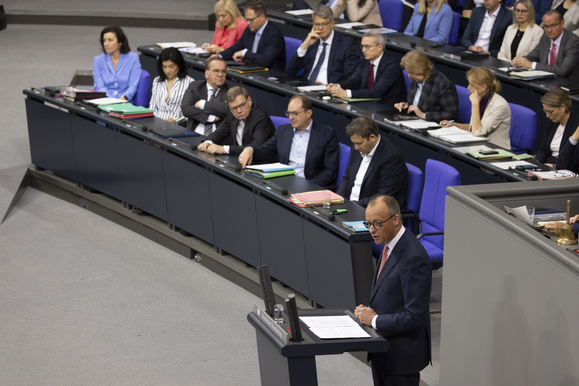 Deutschland hochverschuldet? Warum der neue Haushalt Kanzler Merz vor riesige Herausforderungen stellt