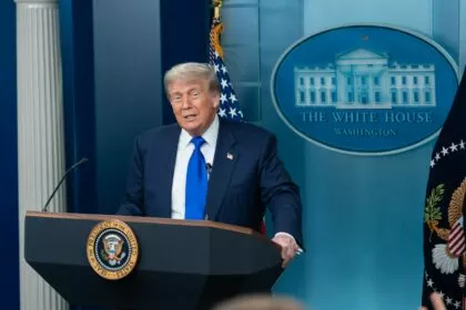 Trump veröffentlicht Zoll-Briefe an sechs weitere Länder