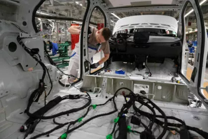 Mehr Sicherheit im Auto: VW bringt Knöpfe zurück