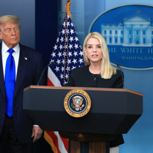 Debatte um Epstein-Akten: Trump mahnt zur Ruhe und verteidigt seine Justizministerin