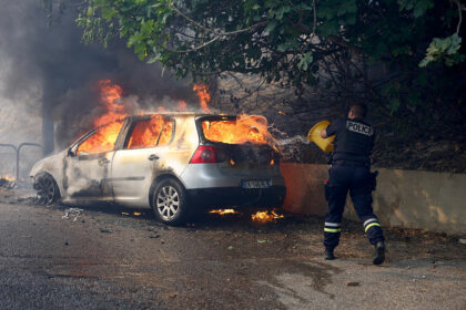 Feuer in Marseille noch nicht gelöscht – 110 Leichtverletzte