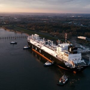 Streit um Infrastruktur: Deutsches LNG-Terminalschiff verliehen – Energiestandort Stade verwaist