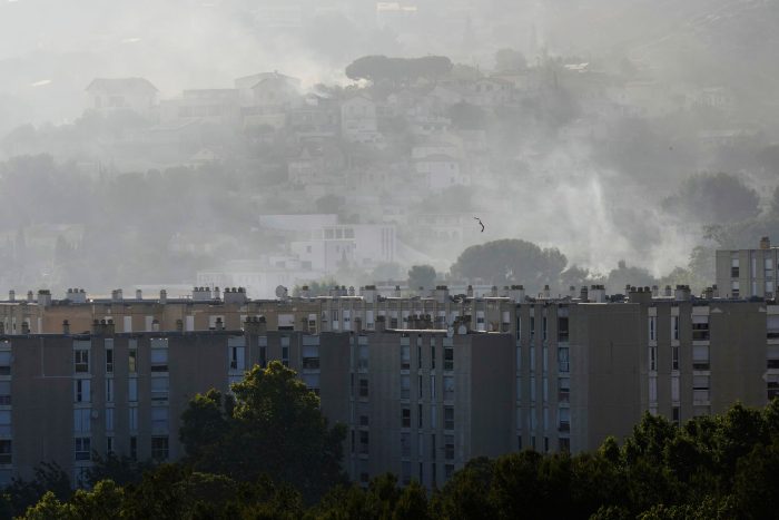 Der riesige Brand bei Marseille versetzte die Einwohner in Schrecken.