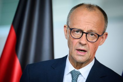 Deutschland und Jordanien starten Luftbrücke nach Gaza – Trump will Verteilzentren einrichten