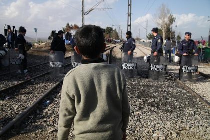 Lücke an Flughäfen: Tausende Flüchtlinge reisen von Griechenland nach Deutschland weiter
