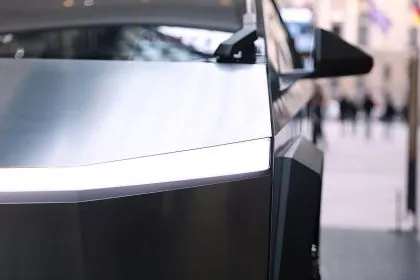 Ost-Wirtschaft sieht Tesla-Standort wegen Grenzkontrollen gefährdet