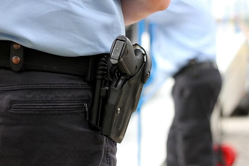 Berlin: Polizei schießt auf sich selbst verletzenden Mann