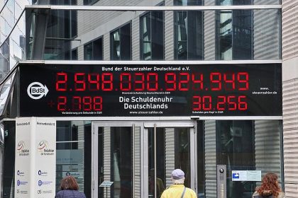 Staatliche Pro-Kopf-Verschuldung steigt über 30.000 Euro