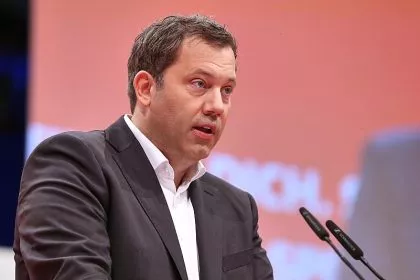Klingbeil legt Kabinett 100-Milliarden-Euro-Gesetz für Länder vor