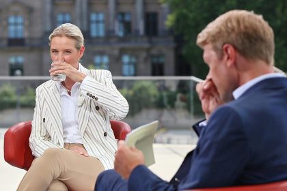 Proteste bei Weidel-Sommerinterview – Wagenknecht resümiert: „Eine Werbeveranstaltung für die AfD“