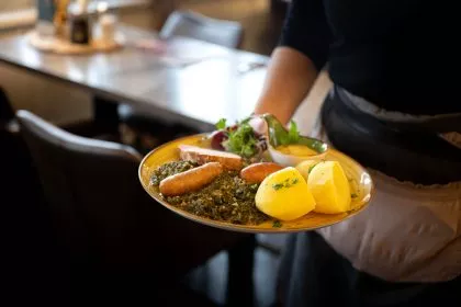 Erst mal arbeiten - Für viele attraktiver als Lehre oder Uni