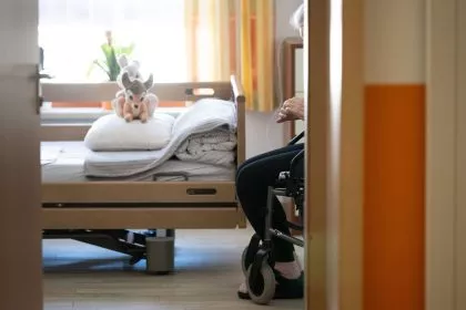 Pflege im Heim noch teurer - Druck für Entlastung
