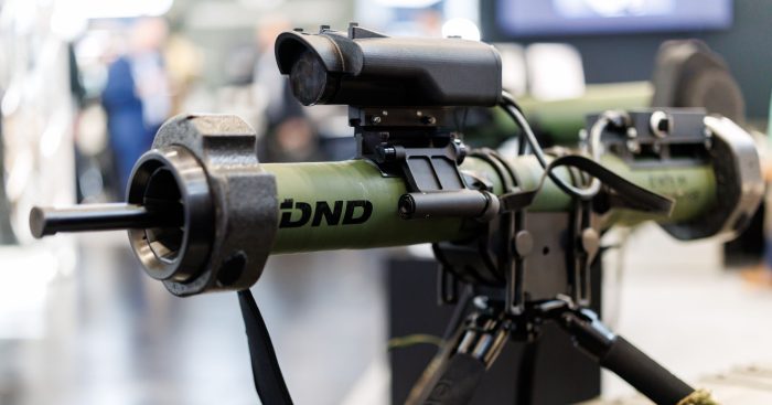 Eine Panzerfaust von DND bei der Nürnberger Messe für Sicherheitstechnologie, Enforce Tac.
