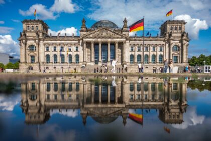 Aktuelle Umfrage: AfD auf neuem Höchststand – Schwarz-Rot stagniert