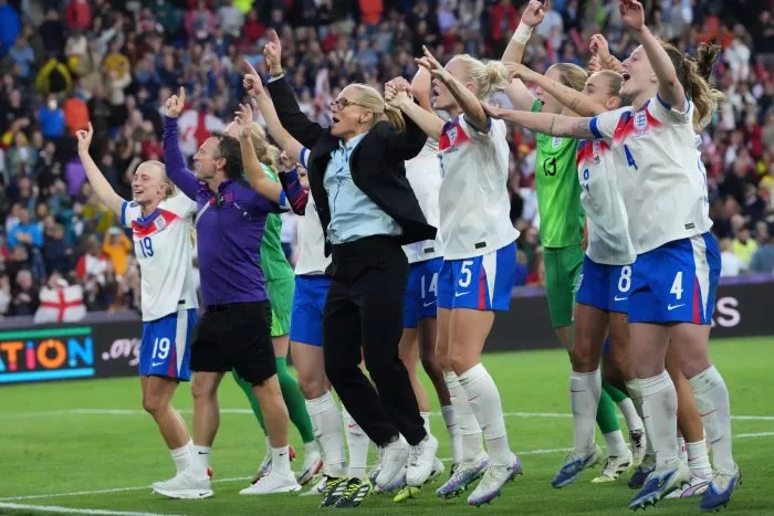 Party pur: Englands Nationalteam feiert den Titel.