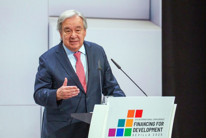 Guterres spricht sich für eine bedingungslose und sofortige Waffenruhe in der Ukraine aus. 