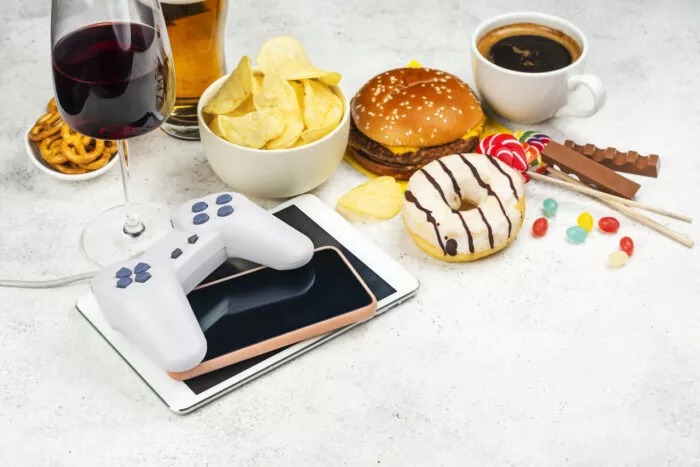 Zu viel Zucker und Bildschirmzeit verursacht Hirnnebel