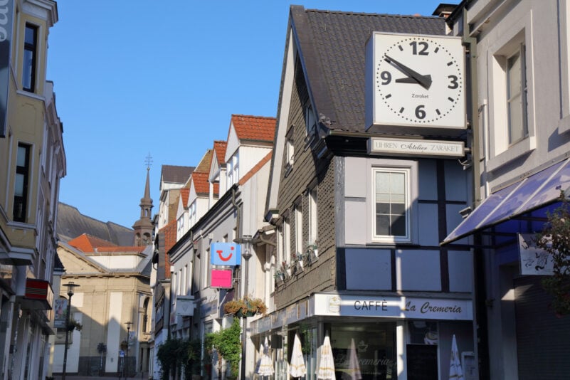 „Jaaaaaa, der Weltrekord ist unser“: Recklinghausen stellt größtes Streichorchester auf die Beine