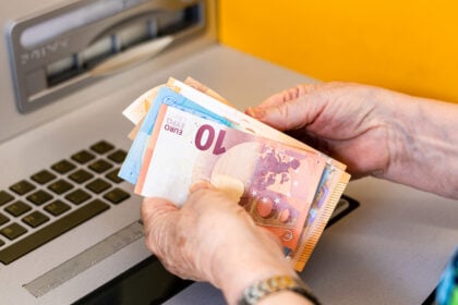 Bundesbank-Vorstand warnt: In manchen Regionen wird Bargeld schwer zugänglich