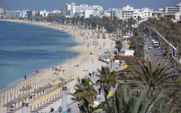 Spanien: Blick auf den Strand Playa de Palma auf Mallorca. (Archivbild)