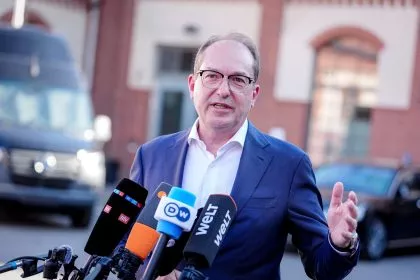 Abschiebungen nach Syrien und Afghanistan: Gespräche mit Taliban nicht ausgeschlossen