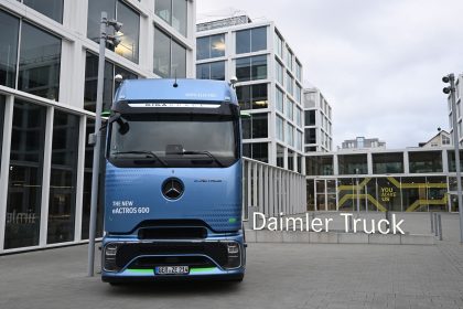 Daimler Truck hält an Jobabbau fest – Betriebrat kündigt Widerstand an
