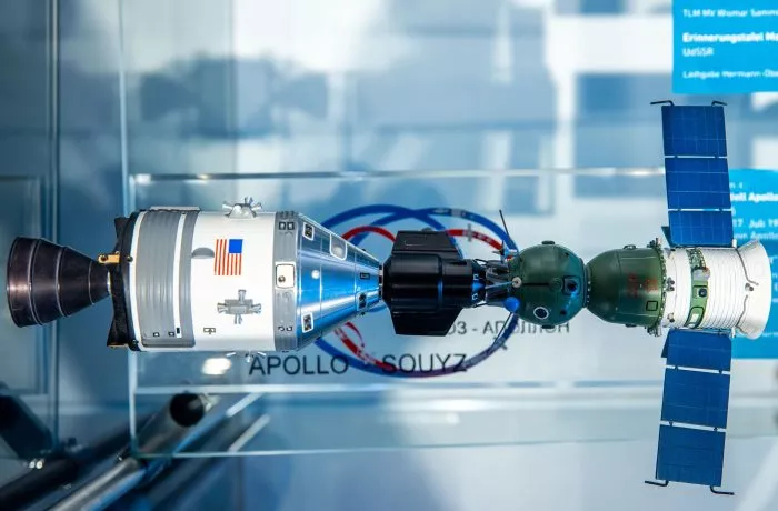 Vor 50 Jahren gab es im All einen historischen Handschlag zwischen Amerikanern und Russen bei der Kopplung der sowjetischen Sojus-Raumkapsel mit dem US-Raumschiff Apollo. (Archivbild)