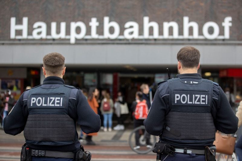 Der Polizeibeauftragte des Bundes, Uli Grötsch, hat sich mehrere Liegenschaften der Bundespolizei in Bahnhöfen angeschaut. (Archivbild)